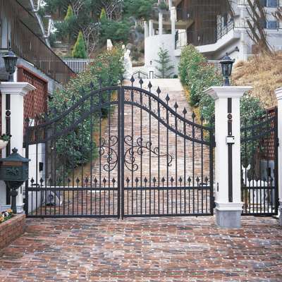 2018Top-selling modern wrought iron grill gate door designs